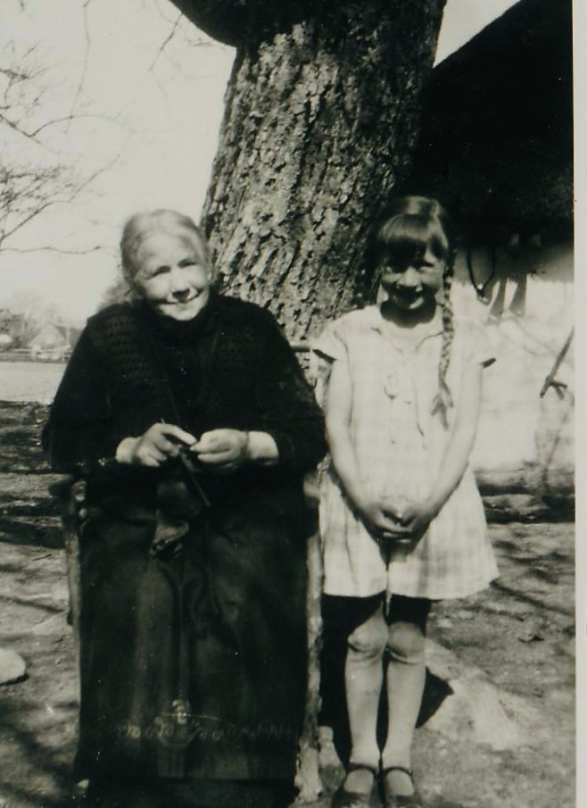 Inger Damsted sammen med sin mormor Laura 2